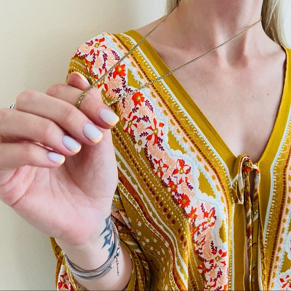 Gold tone rope pendant chain choker necklace 32” - Picture 3 of 5